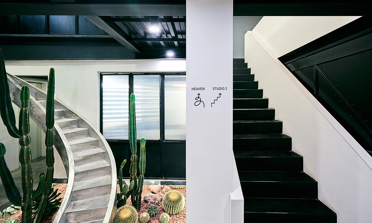 閔行區(qū)120平黑白色調(diào)攝影棚辦公室裝修設(shè)計-第3張圖片-上海古都建筑設(shè)計集團 閔行區(qū)120平黑白色調(diào)攝影棚辦公室裝修設(shè)計-第3張圖片-上海古都建筑設(shè)計集團