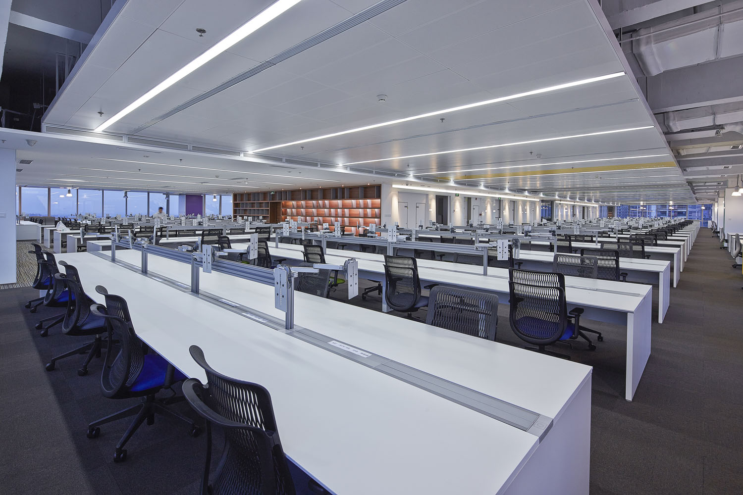 現(xiàn)代科技風辦公室裝修設(shè)計效果圖-第2張圖片-上海古都建筑設(shè)計集團