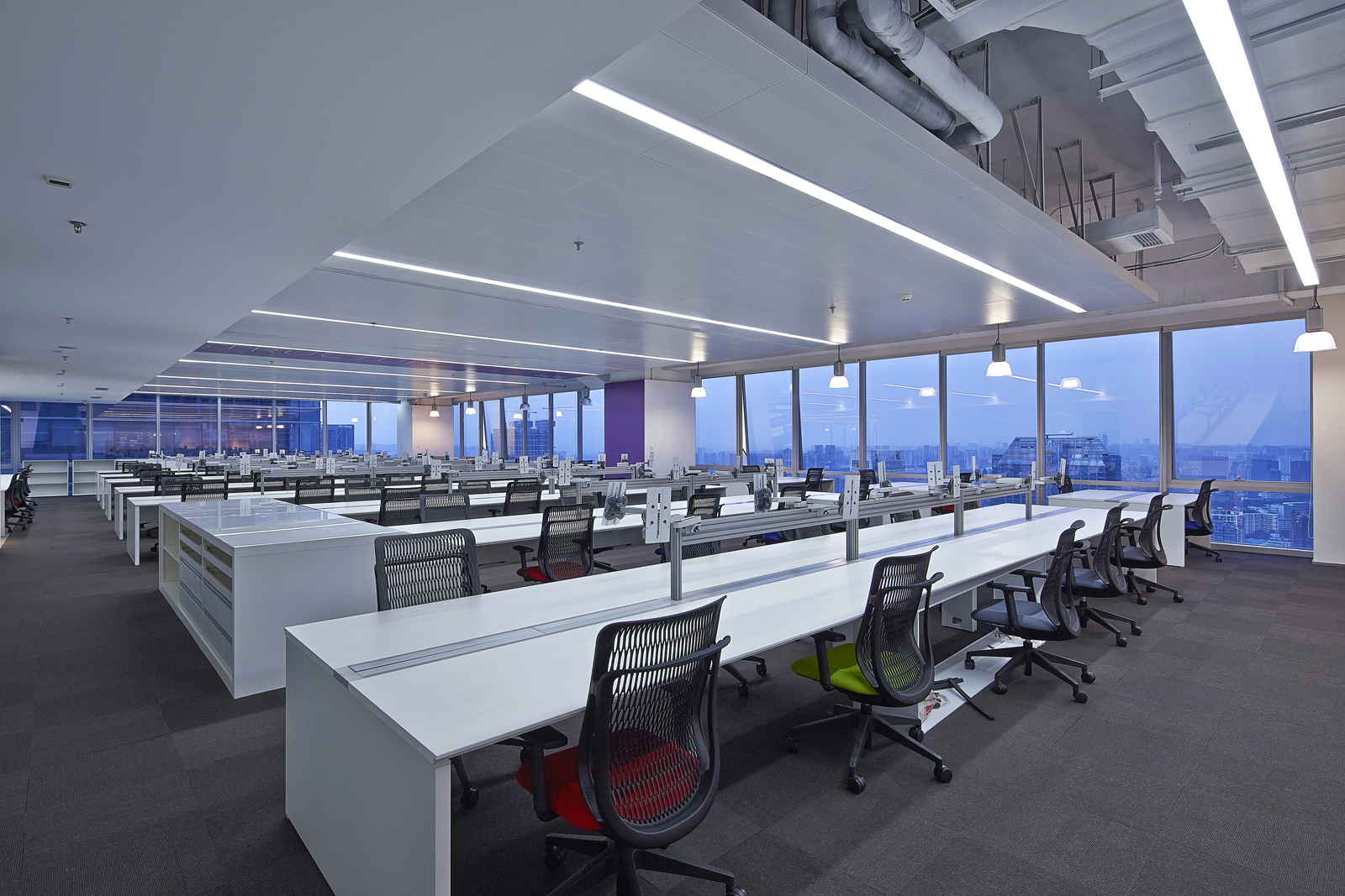 現(xiàn)代科技風辦公室裝修設(shè)計效果圖-第13張圖片-上海古都建筑設(shè)計集團