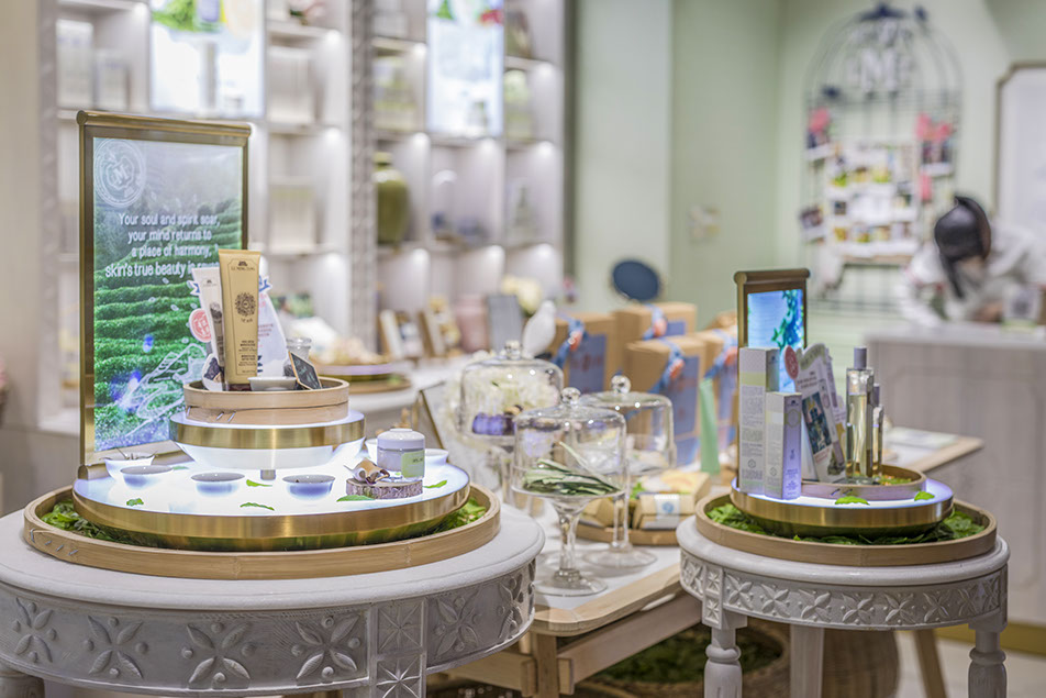 上?；瘖y品辦公室裝修設(shè)計-第1張圖片-上海古都建筑設(shè)計集團