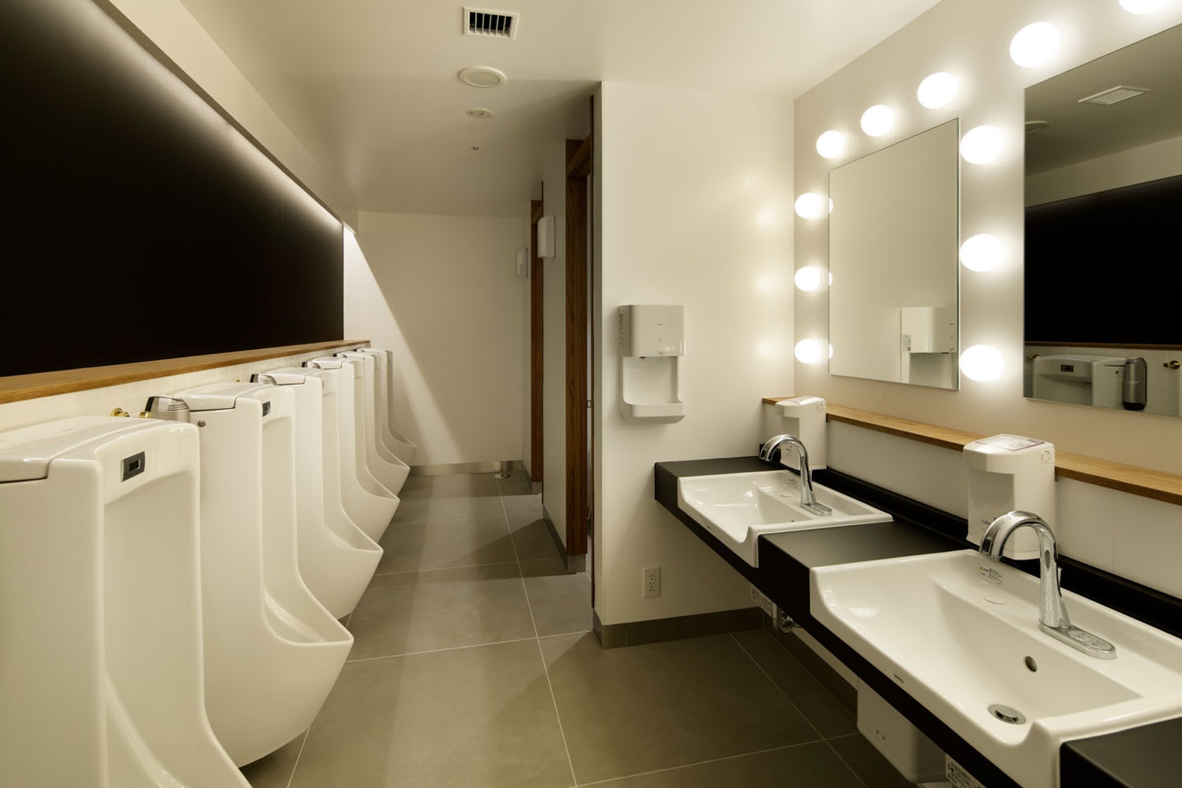 金山區(qū)復(fù)古電影院裝修設(shè)計(jì)-第3張圖片-上海古都建筑設(shè)計(jì)集團(tuán) 金山區(qū)復(fù)古電影院裝修設(shè)計(jì)-第3張圖片-上海古都建筑設(shè)計(jì)集團(tuán)