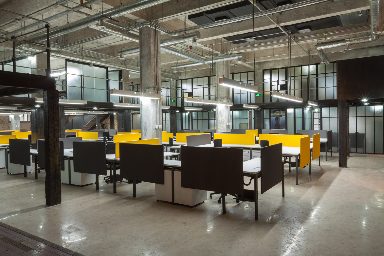 青浦區(qū)工業(yè)風(fēng)開(kāi)闊辦公室裝修設(shè)計(jì)-第2張圖片-上海古都建筑設(shè)計(jì)集團(tuán) 青浦區(qū)工業(yè)風(fēng)開(kāi)闊辦公室裝修設(shè)計(jì)-第2張圖片-上海古都建筑設(shè)計(jì)集團(tuán)