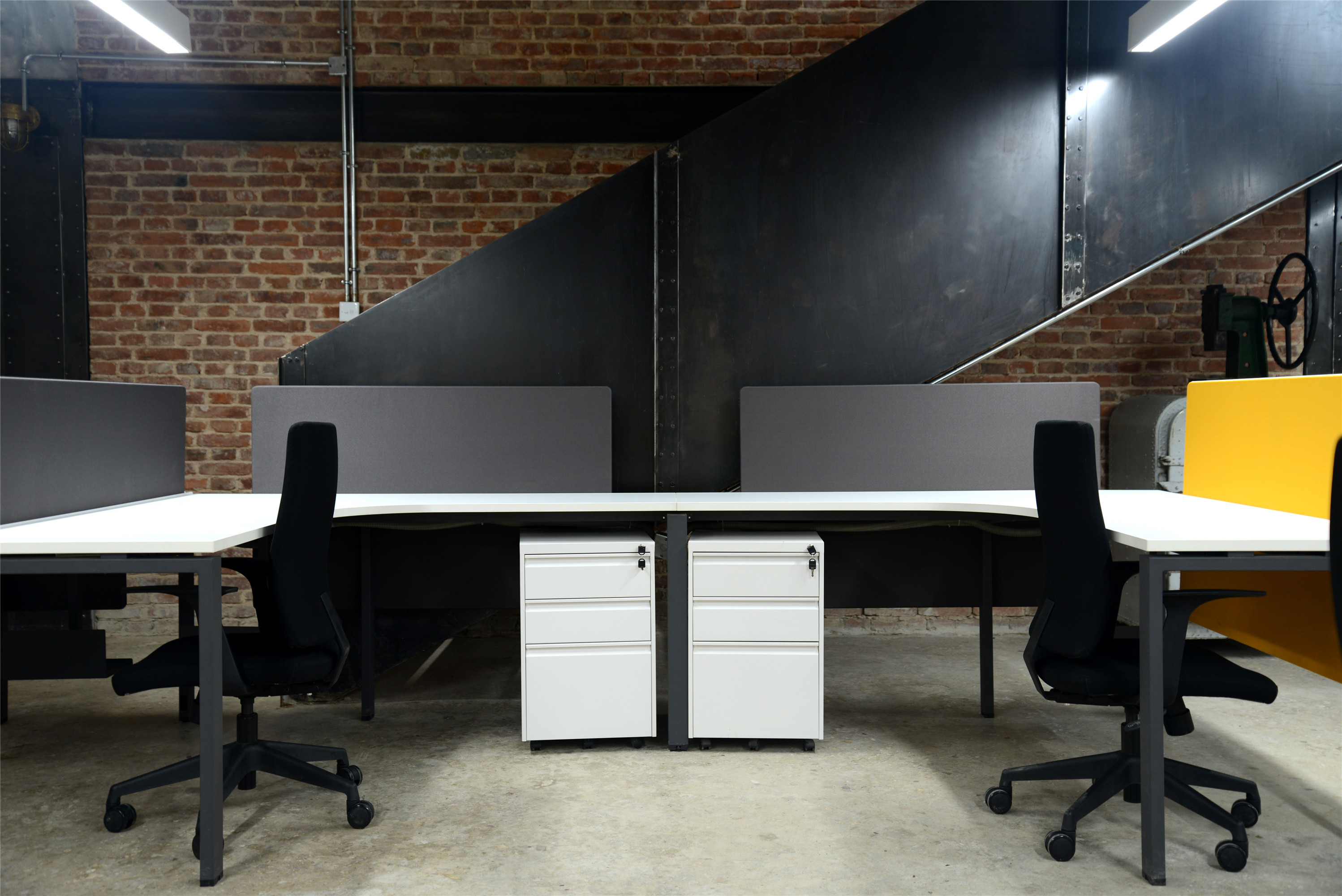 青浦區(qū)工業(yè)風(fēng)開(kāi)闊辦公室裝修設(shè)計(jì)-第4張圖片-上海古都建筑設(shè)計(jì)集團(tuán) 青浦區(qū)工業(yè)風(fēng)開(kāi)闊辦公室裝修設(shè)計(jì)-第4張圖片-上海古都建筑設(shè)計(jì)集團(tuán)