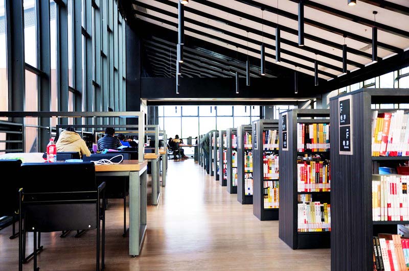 空曠工業(yè)風(fēng)圖書館裝修設(shè)計(jì)-第6張圖片-上海古都建筑設(shè)計(jì)集團(tuán) 空曠工業(yè)風(fēng)圖書館裝修設(shè)計(jì)-第6張圖片-上海古都建筑設(shè)計(jì)集團(tuán)