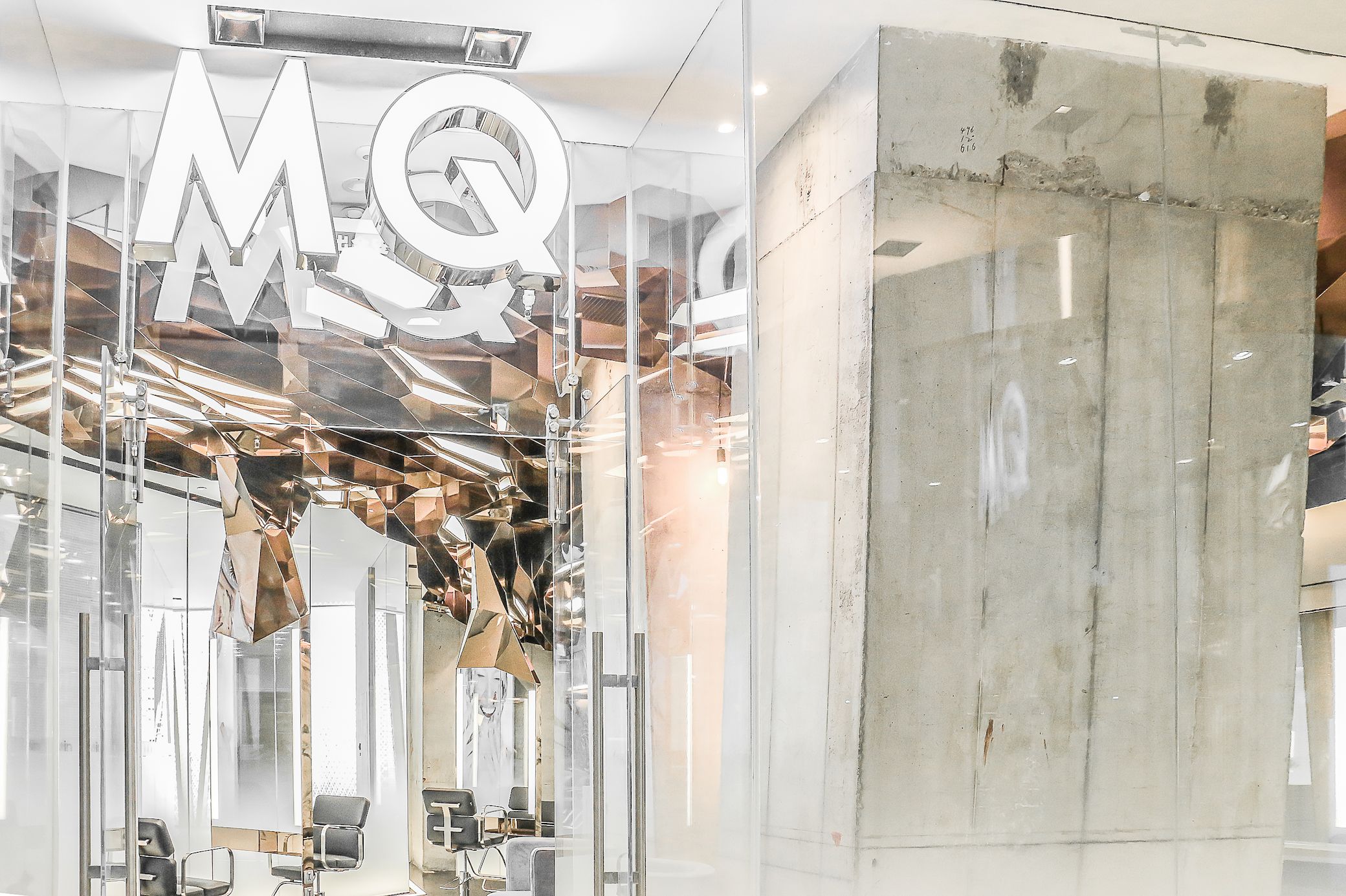 現(xiàn)代時尚發(fā)廊裝修設(shè)計-第3張圖片-上海古都建筑設(shè)計集團 現(xiàn)代時尚發(fā)廊裝修設(shè)計-第3張圖片-上海古都建筑設(shè)計集團