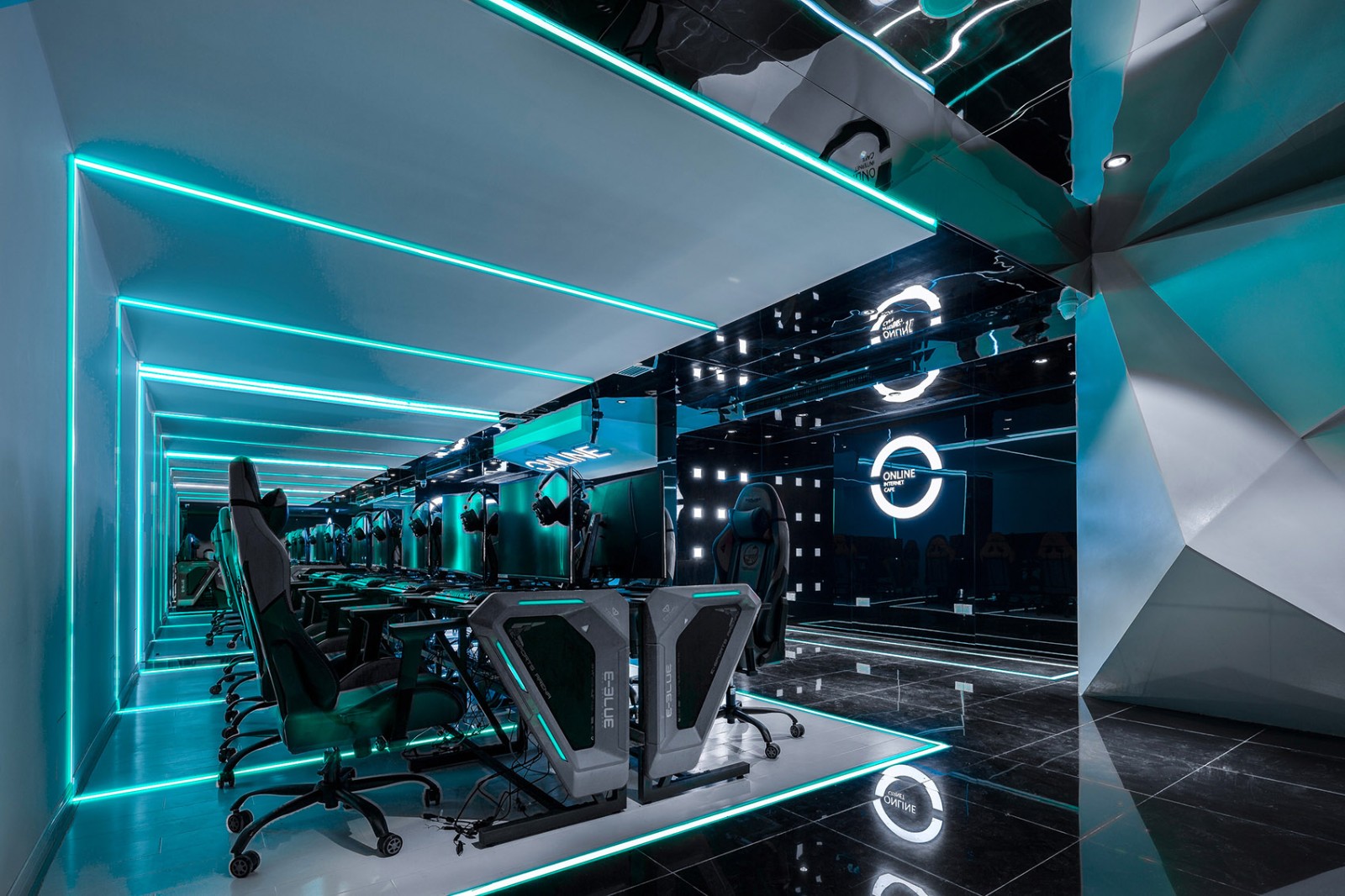 科技電競(jìng)風(fēng)格網(wǎng)吧裝修設(shè)計(jì)-第2張圖片-上海古都建筑設(shè)計(jì)集團(tuán) 科技電競(jìng)風(fēng)格網(wǎng)吧裝修設(shè)計(jì)-第2張圖片-上海古都建筑設(shè)計(jì)集團(tuán)