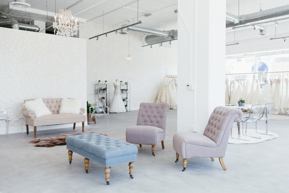 現(xiàn)代時尚婚紗店裝修設計-第2張圖片-上海古都建筑設計集團 現(xiàn)代時尚婚紗店裝修設計-第2張圖片-上海古都建筑設計集團